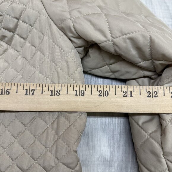 ✅Charter Club Beige Quilted Jacket Womens Size MEDIUM Lightweight Snap/Full Zip - Picture 4 of 8